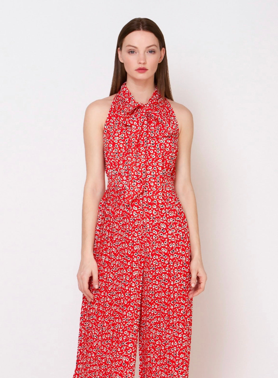 Sleeveless Pleated Jumpsuit with Unique Print