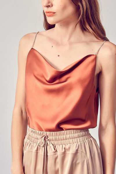 FRONT DRAPE DETAIL TOP